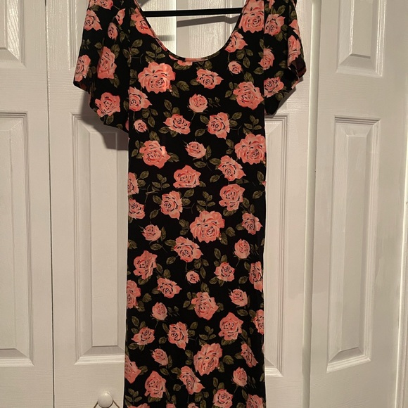 Forever 21+ Floral Dress (Form-Fitting) - Picture 2 of 3